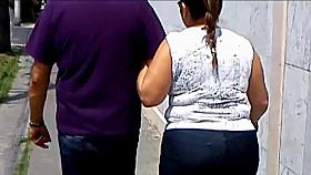 Madura enana culona y su abuelito