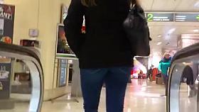 Nice fanny on escalator in a voyeur street candid clip