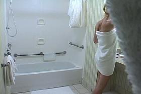 Blonde in bath voyeur