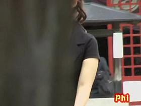 Hot Asian waiting for her date got no panties sharked