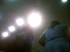 espiando faldas en medellin 1