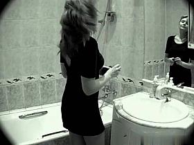 angela-voyeur-01_R.wmv