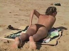 Teen flashing at the beach