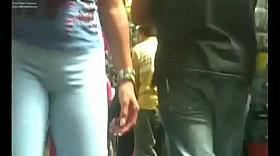 MILF CAPTADA POR DELANTE Y POR DETRAS MERCADO