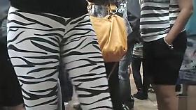 Public cameltoe in skintight zebra pants