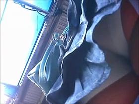 espiando faldas en medellin 2