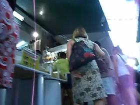 thick buttcheeks upskirt