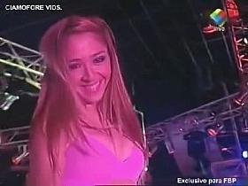 Two professional dancer arouse the male public at a live television concert