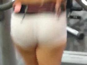 hottie at the gym!!