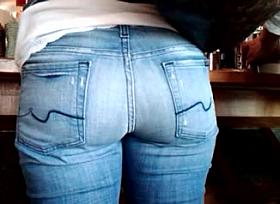 Juicy Booty in Tight Jeans