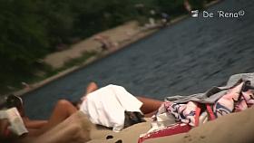 Shaved pussy spread on the beach hidden camera