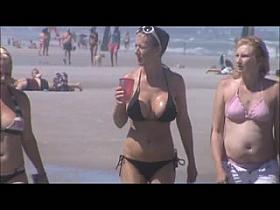 hot milf beach voyeur 9 and 10 huge jiggly tits
