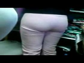 la nalgona de la tienda