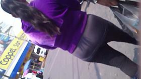 Madura tetas de fuera