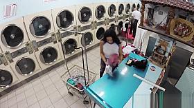 Sexy Latina Annika Eve Fucks In Laundromat