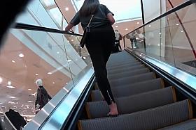 Hot ass on the treadmill