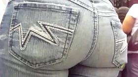 TIGHT PHAT ASS IN A CROWD