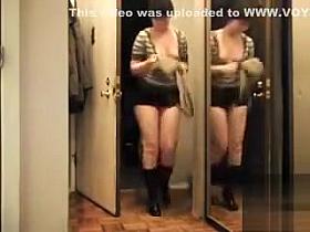 My neighbor likes to expose her intimate zones to delivery men