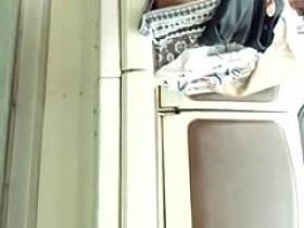 Sexy legs im metro 13 Sexy Beine in der U-Bahn 13