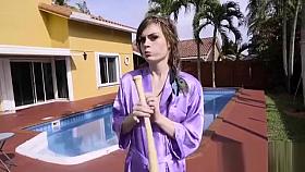 Cutie impresses in this voyer