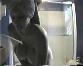 Oh la la ! Watch my gorgeous girlfriend fully nude