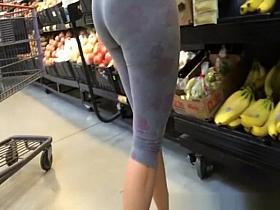 Nice ass woman in tight short pants