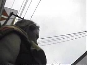 Coroa sem calcinha no desfile de rua