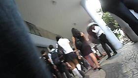 Colegial moreninha deliciosa na rua