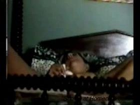 Fast masturbation of milf on bed