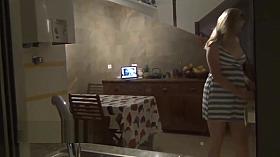 camera cachee devant ma fenetre de cuisine pour voyeurs