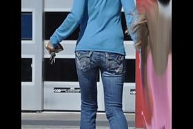 Slideshow - MILFs In Public - Non Nude