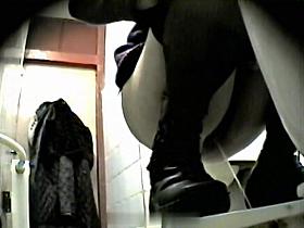 Girls Pissing voyeur video 350