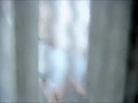 Amateur woman is being filmed when check in the pussy