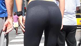 Tremendo ojete en calzas