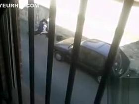 Amateur cowgirl session down on the street