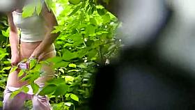 Russian girls pissing in the bushes