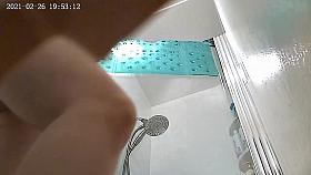 Real amateur Japanese wife in shower