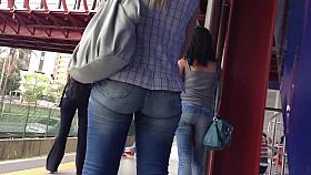 jeans apertado fantastico