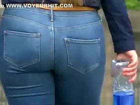 Teen with chubby ass wearing tight jeans pants