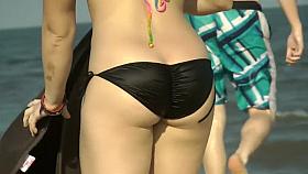 Horny guy swims with a naked girl