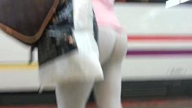 leggings at metro station