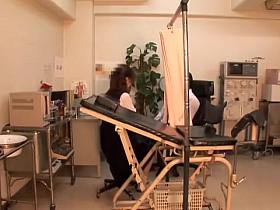 Sexy yum-yum fingered by asian gynecologist in voyeur movie