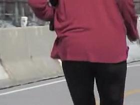 Candid street voyeur video of the hot amateur runner 08q