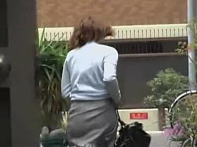 Tight exotic girl loses her skirt when some bloke steals it