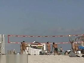 Spy nude cams on the beach get a lot of naked chicks