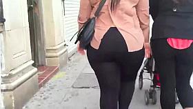 Thick latina culona in leggings