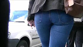 Candid ass in jeans