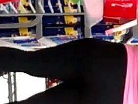 Candid pawg milf in spandex 2.