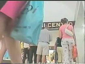 Hot ass under the short yellow skirt in a good upskirt video