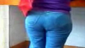 Culona en la polleria